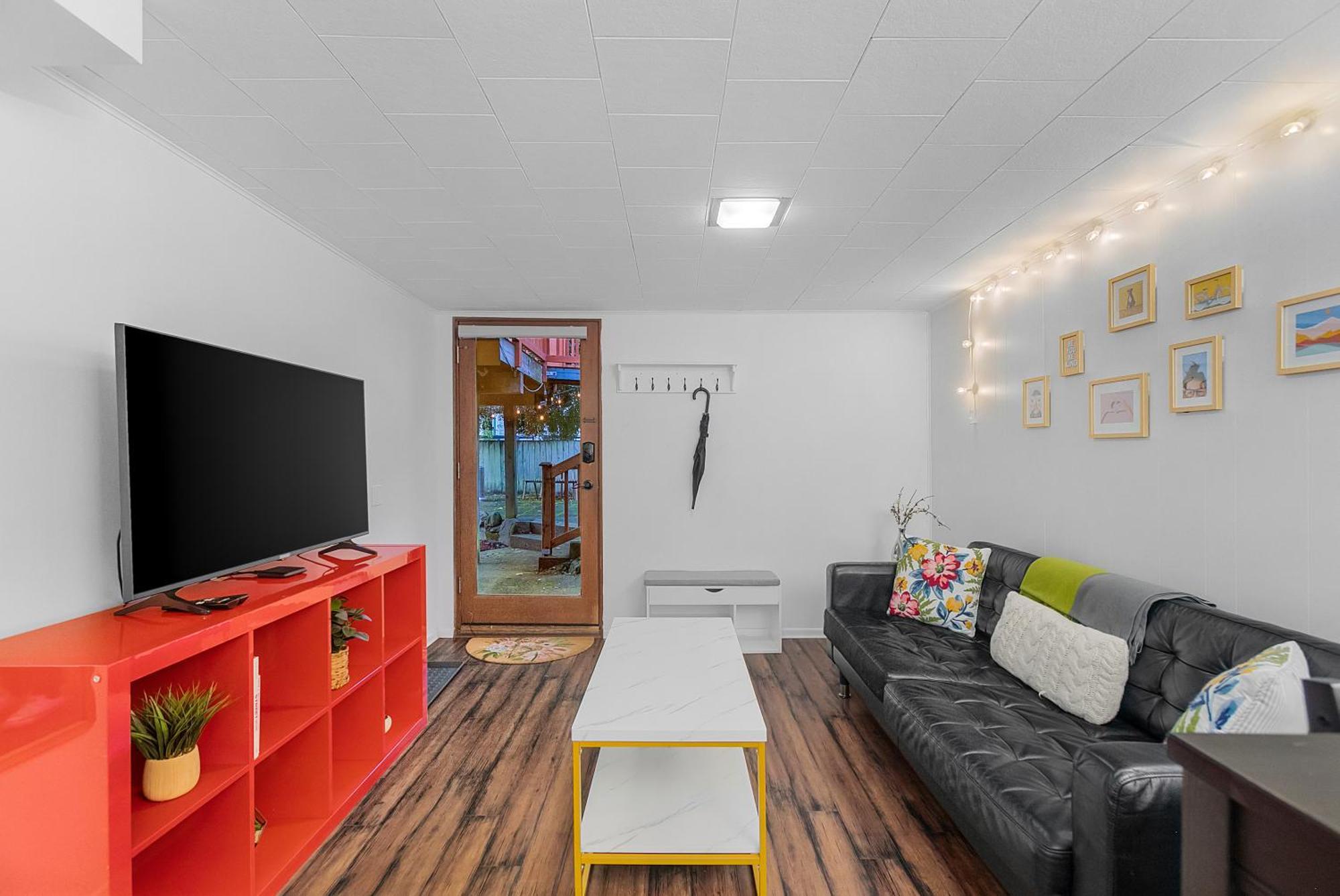 Apartment Zen Garden Basement *